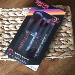 Stranger Things 4 piece Cosmetic brush set